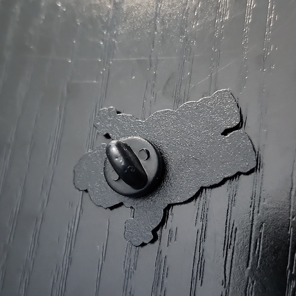 Ghostbusters Stay Puff Marshmallow Man Inspired Enamel Pin - Picture 2 of 3